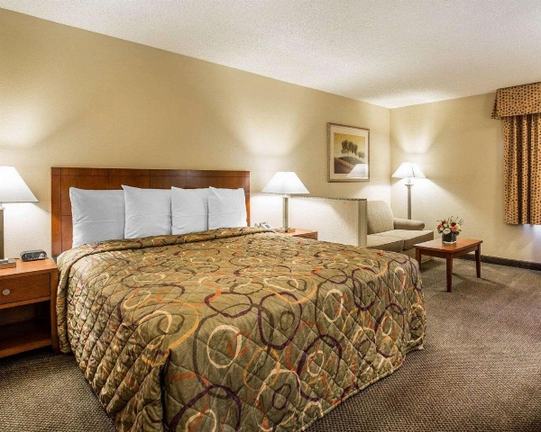 California Inn and Suites Bakersfield image 19