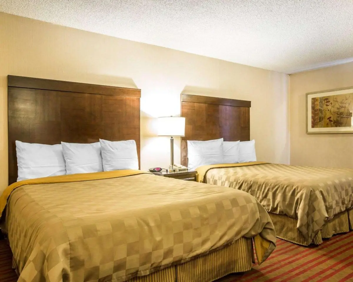 California Inn and Suites Bakersfield 9